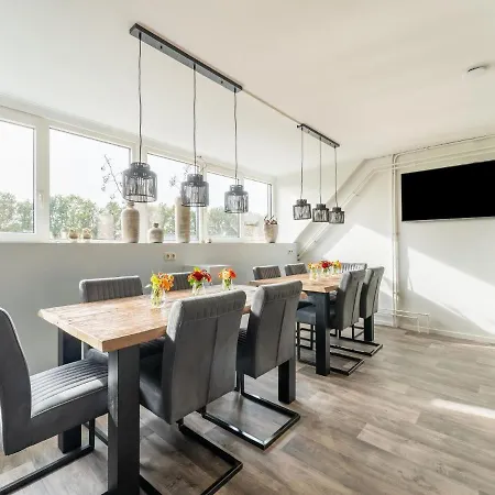 בית נופש In With Hot Tub *