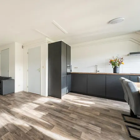 Spacious In With Garden * Silvolde