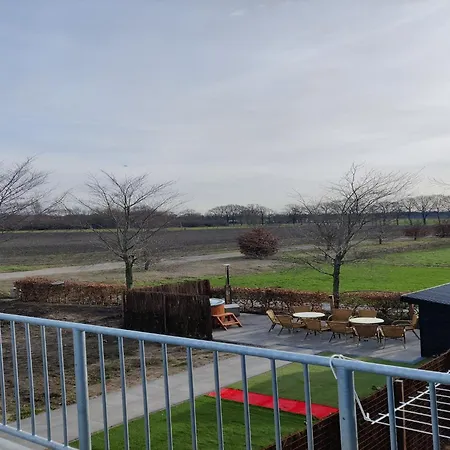 In With Hot Tub בית נופש *