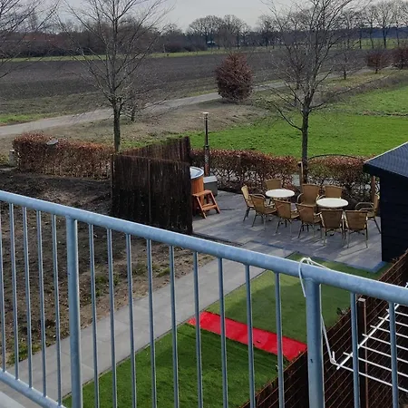 Casa de Férias In With Hot Tub *