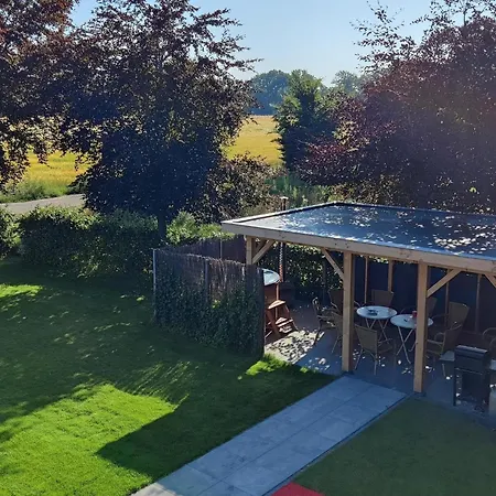 Dom wakacyjny In With Hot Tub