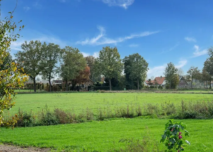 Dom wakacyjny In With Hot Tub *