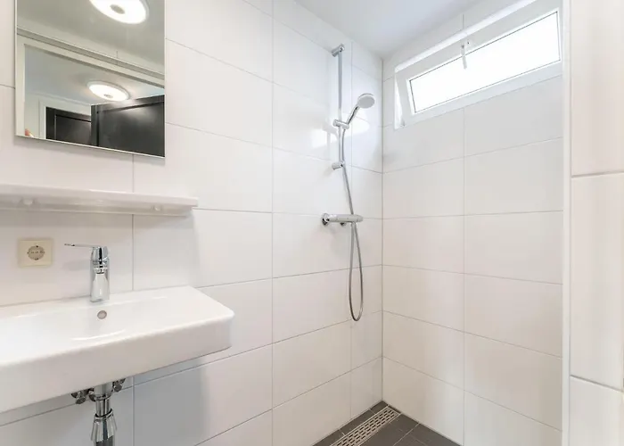 Dom wakacyjny In With Hot Tub *