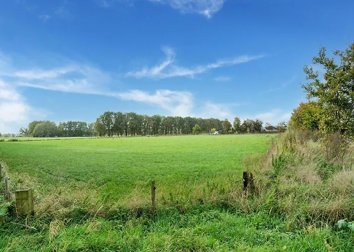 In With Hot Tub Dom wakacyjny Silvolde