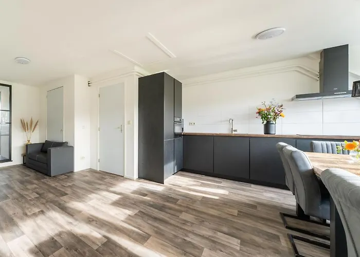 In With Hot Tub * Silvolde