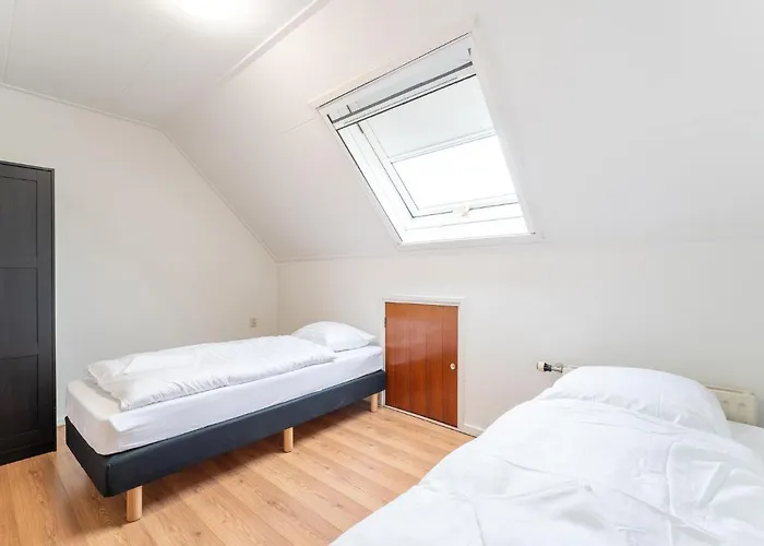 Dom wakacyjny In With Hot Tub *