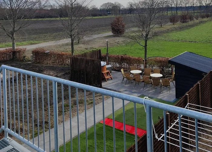 Casa de Férias In With Hot Tub *